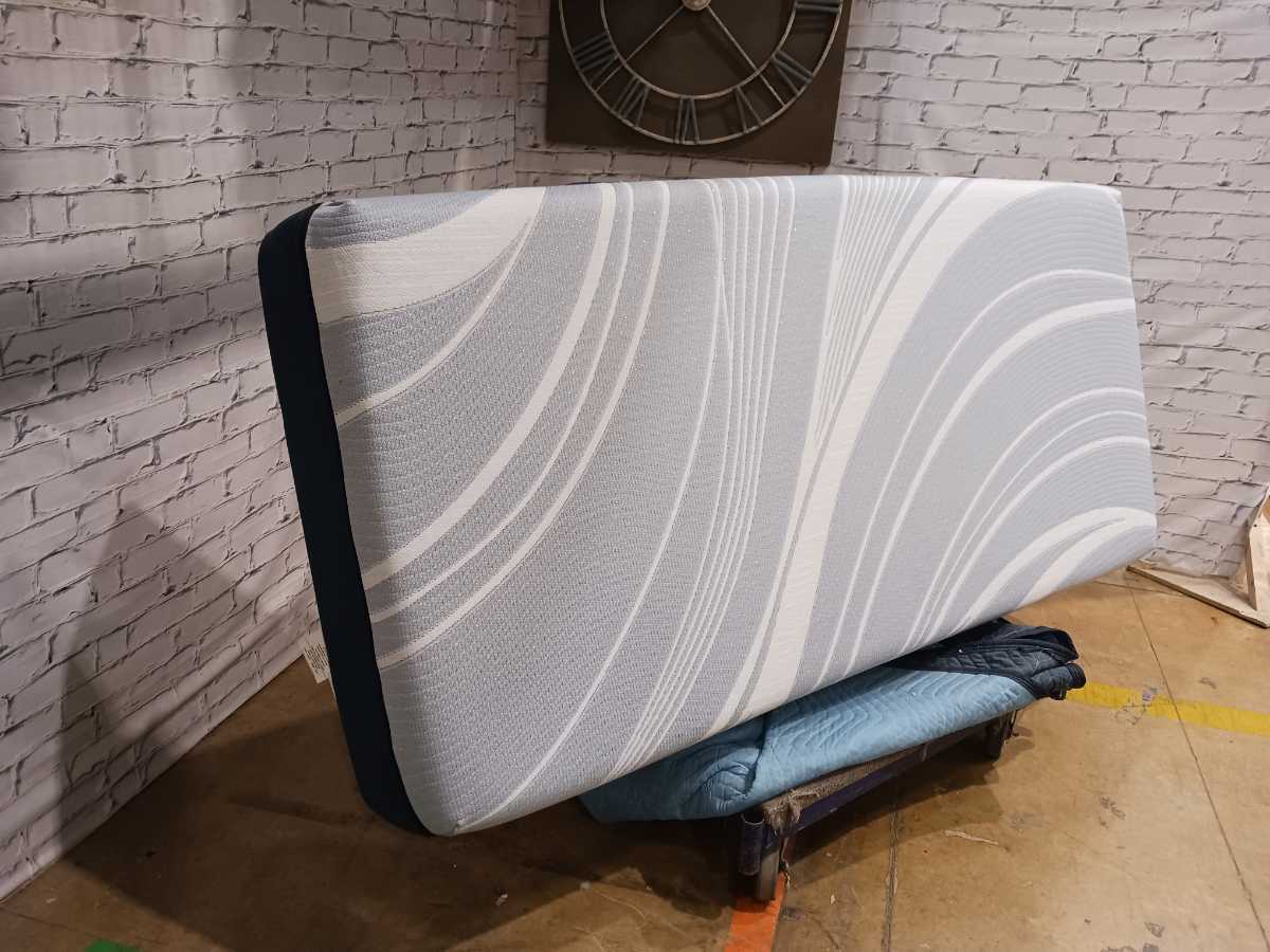 Tempur-Pedic LuxeAlign Soft 13 Inch Mattress - Twin XL - Gallery Image 5